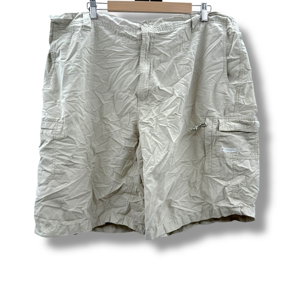 Columbia Men's Khaki Cream Cargo Hiking Shorts Sz 46 Outdoors Adventure Fishing